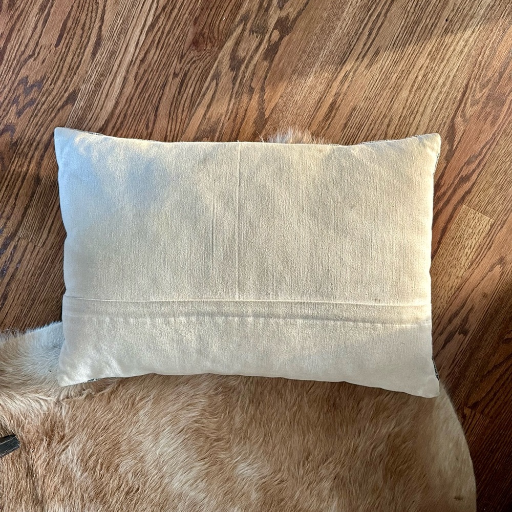 Patterned Designer Lumbar Pillow - Picture 2 of 3